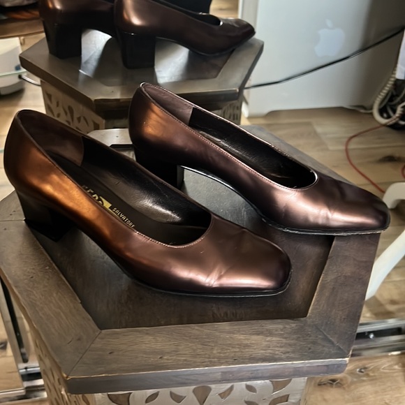 🔥Salvatore Ferragamo, brown shimmer metallic block heel - Picture 2 of 12